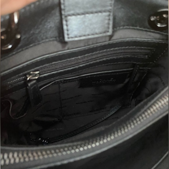 Michael Kors Floral Burst Satchel Crossbody  Bag Black  Leather Bag EUC - Picture 9 of 9